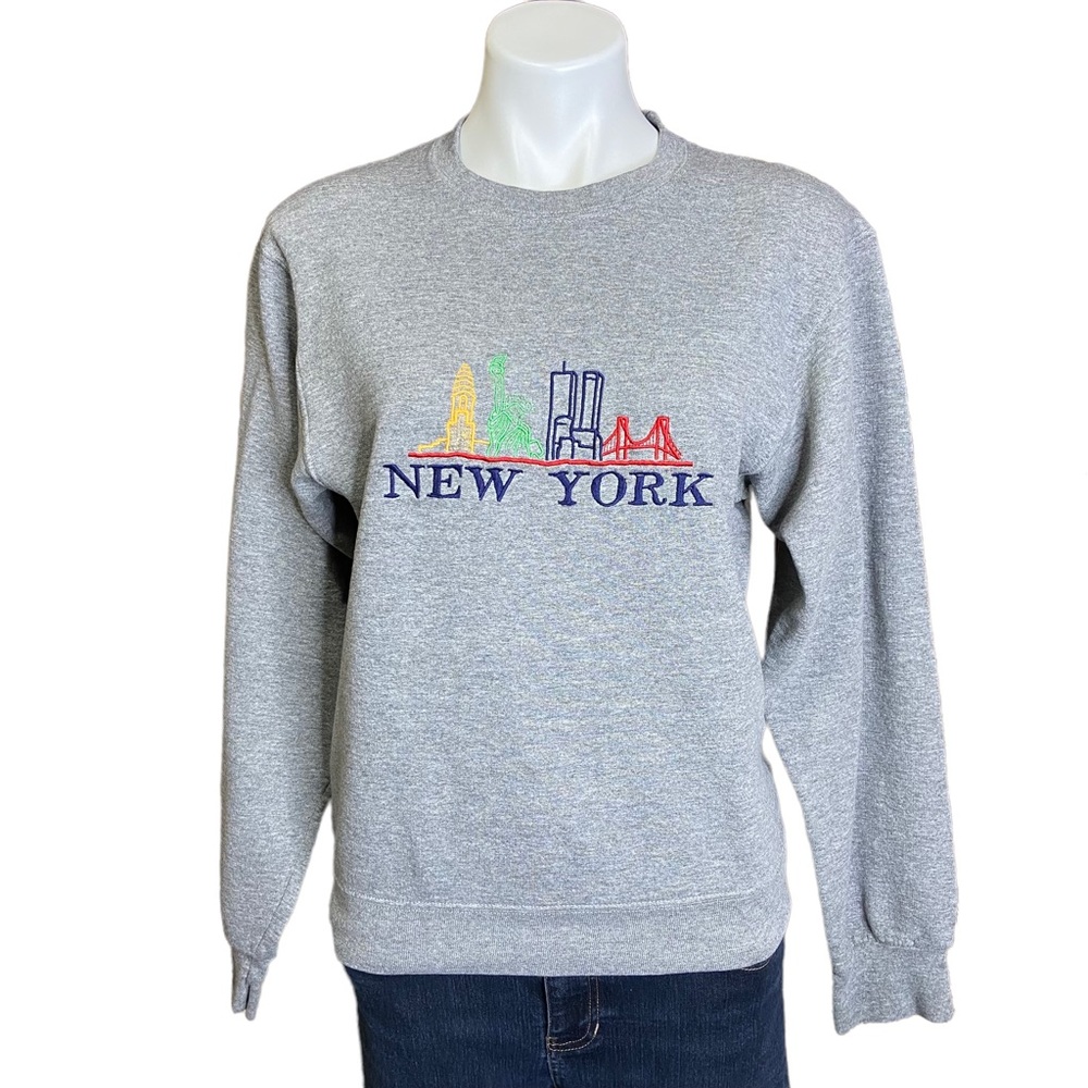 Vintage New York City Skyline Embroidered Crewneck Sweatshirt Gray Size Small